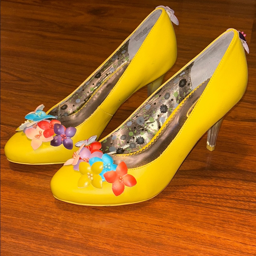 POETIC LICENSE LONDON EYECONIC Yellow Floral Leather Pumps Sz US 8 1/2 EU 38 1/2